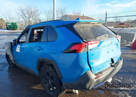 2021 Toyota Rav4 Le z USA, uszkodzony, nr VIN JTMH1RFV6MD069670